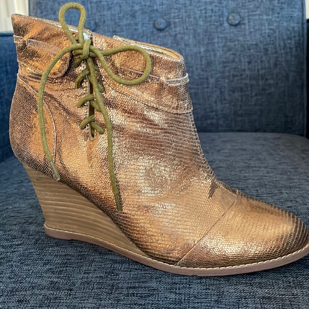 Metallic copper wedge boot. Barely worn.